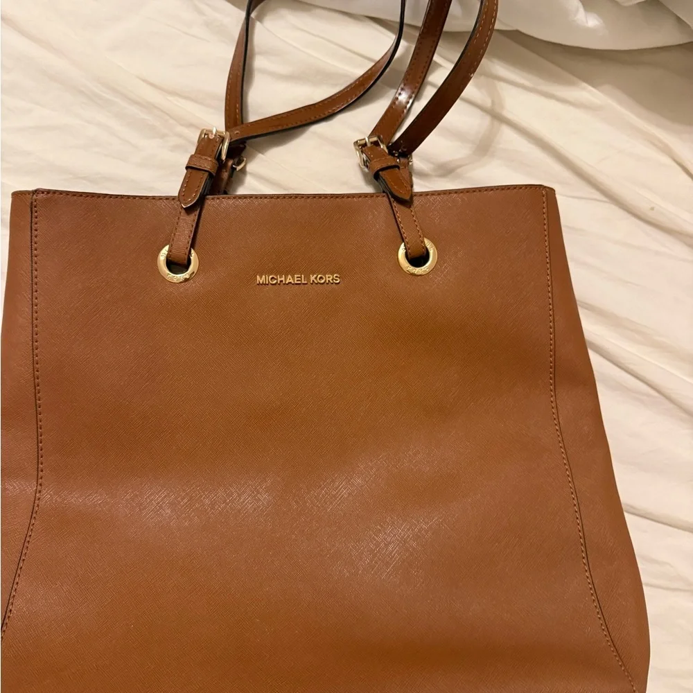 Michael Kors Tan Leather shoulder tote bag - Picture 4 of 4